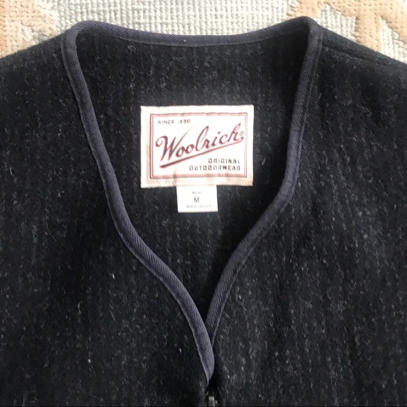 Sold: woolrich Men's Wool Four Pocket Vest Medium - Back buckle - Made In USA - Picture 4 of 8